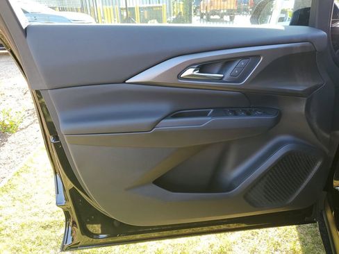 New 2026 Chevrolet Equinox EV LT image 18