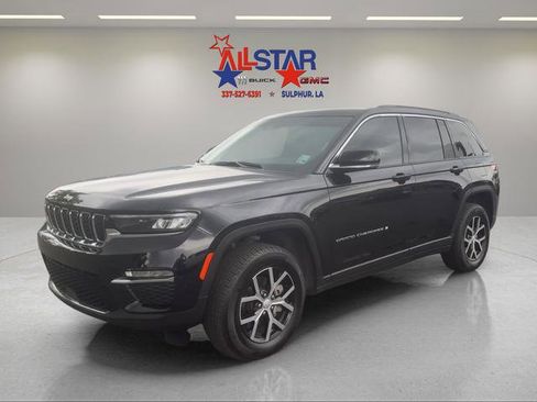 Used 2025 Jeep Grand Cherokee Limited RWD image 3