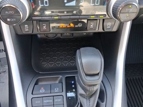 Used 2024 Toyota RAV4 XLE w/ Convenience Package AWD/4WD image 18