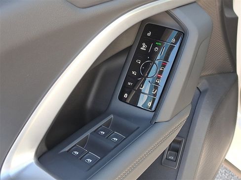 New 2025 Audi Q5 Premium Plus image 22