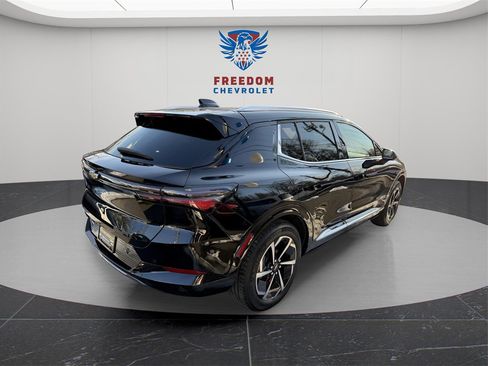 Used 2025 Chevrolet Equinox EV LT image 6