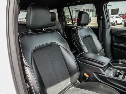 Used 2024 Jeep Grand Cherokee Altitude image 18