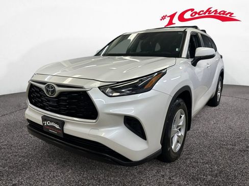 Used 2023 Toyota Highlander L FWD image 32