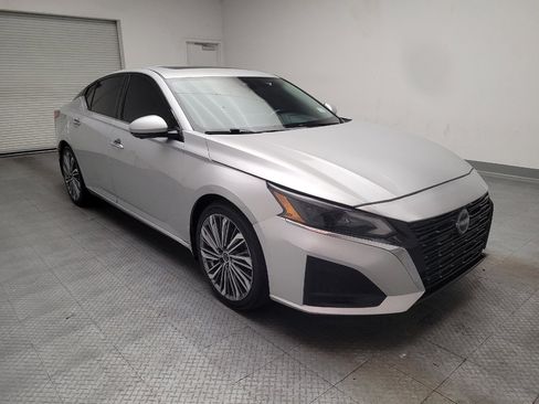 Used 2024 Nissan Altima 2.5 SL FWD image 13