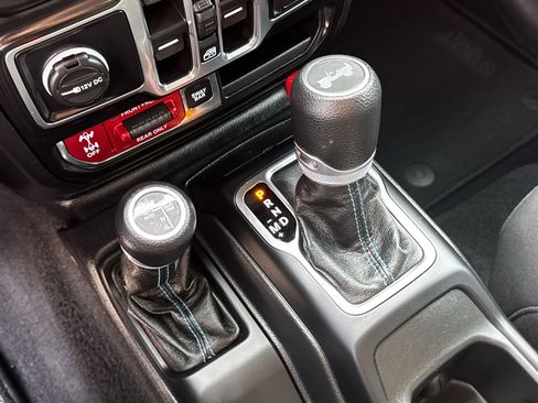 Used 2023 Jeep Wrangler Unlimited Rubicon 4xe image 20