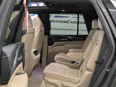 Used 2021 Cadillac Escalade Premium Luxury image 14