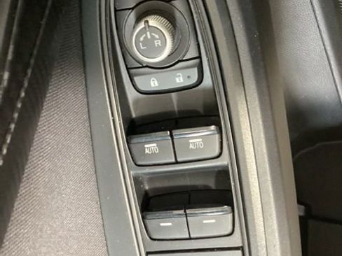 Used 2023 Subaru Crosstrek 2.0i Premium AWD/4WD image 14