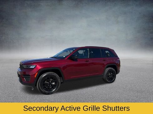 Used 2025 Jeep Grand Cherokee Altitude image 14
