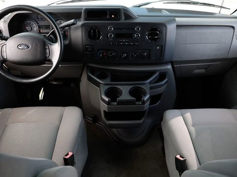 Used 2014 Ford E-350 and Econoline 350 XLT image 20