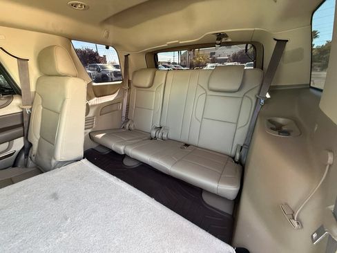 Used 2019 Chevrolet Tahoe LT w/ Luxury Package AWD/4WD image 25