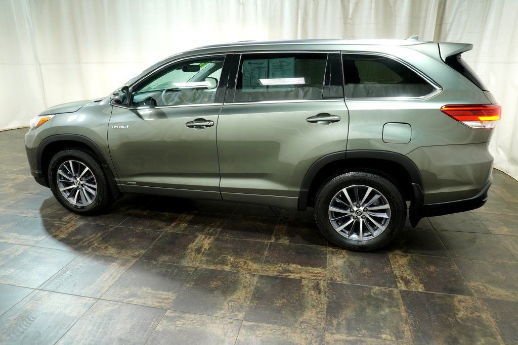 Used 2018 Toyota Highlander XLE AWD/4WD image 9