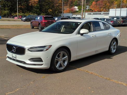 Used 2018 Volvo S90 T5 Momentum w/ Convenience Package image 8