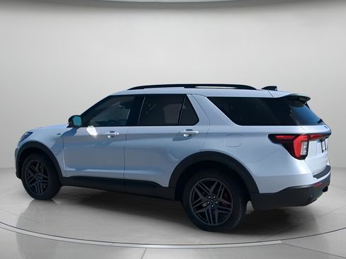 New 2026 Ford Explorer ST-Line image 18