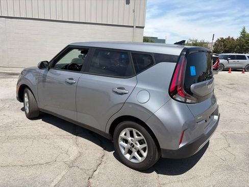 Used 2025 Kia Soul S FWD image 3