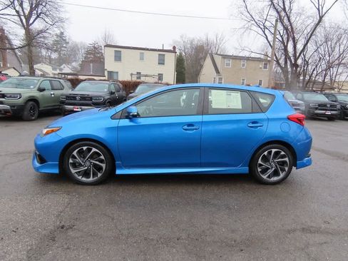 Used 2017 Toyota Corolla iM image 3
