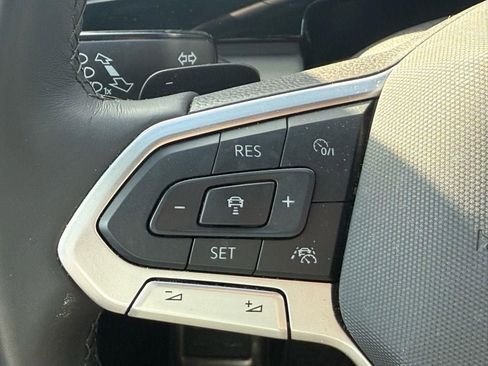 Used 2024 Volkswagen Atlas Cross Sport SEL R-Line image 21