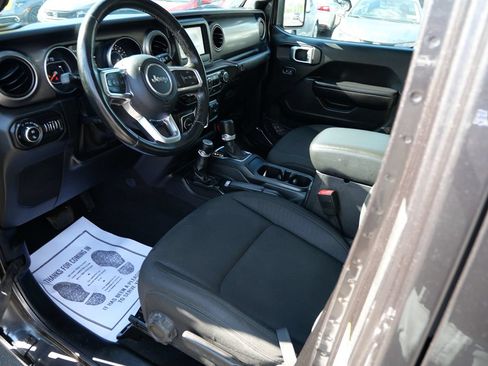 Used 2020 Jeep Gladiator Sport w/ Quick Order Package 24S AWD/4WD image 9
