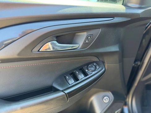 Used 2021 Chevrolet TrailBlazer RS w/ Sun and Liftgate Package FWD image 42