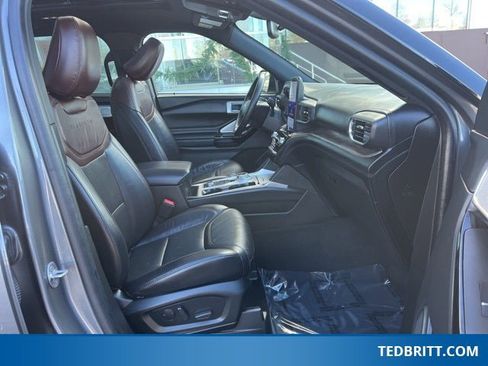 Certified 2022 Ford Explorer Platinum w/ Equipment Group 601A image 21
