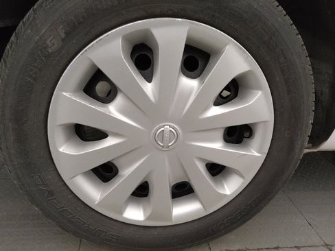 Used 2017 Nissan Versa SV FWD image 31