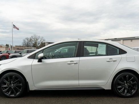 Used 2024 Toyota Corolla SE FWD image 9