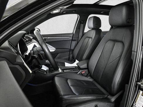 Used 2021 Audi Q3 2.0T Premium Plus w/ Premium Plus Package image 17