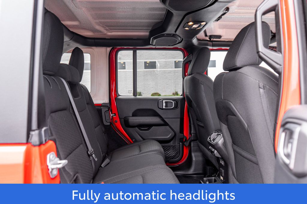Used 2019 Jeep Wrangler Unlimited Sahara AWD/4WD image 13