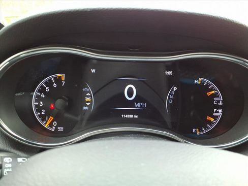 Used 2019 Jeep Grand Cherokee Altitude image 17