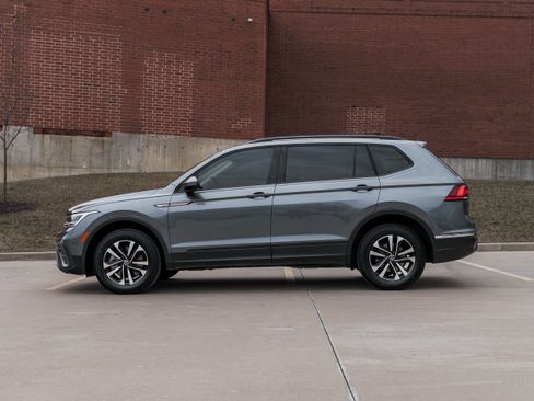 Used 2022 Volkswagen Tiguan S image 6