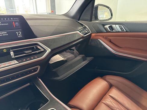 Used 2022 BMW X5 xDrive40i w/ M Sport Package image 21