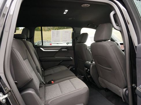 Used 2025 GMC Acadia Elevation image 28