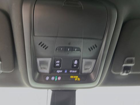 Used 2023 Cadillac XT6 Luxury image 21