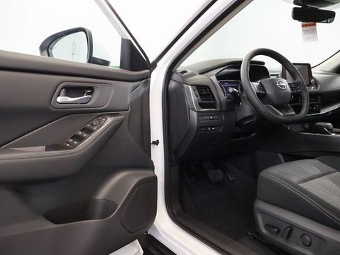 New 2026 Nissan Rogue SV w/ Cold Weather Package AWD/4WD image 9