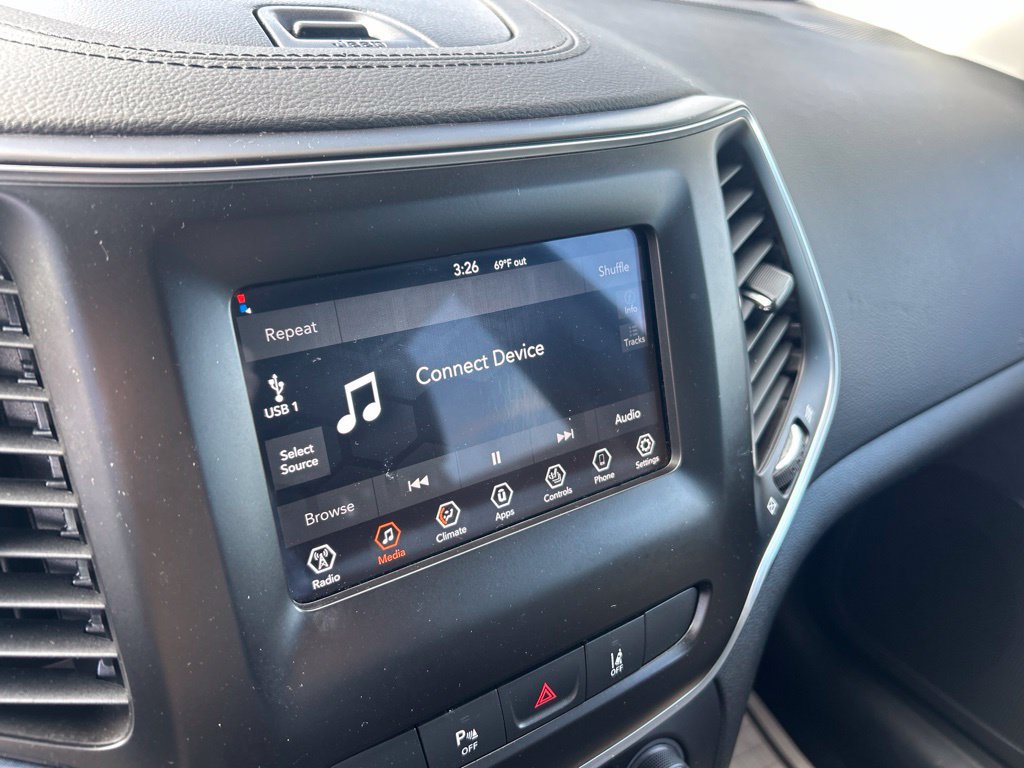 Certified 2021 Jeep Cherokee Latitude Plus AWD/4WD image 13