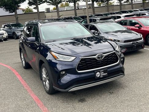 Used 2020 Toyota Highlander Platinum AWD/4WD image 5