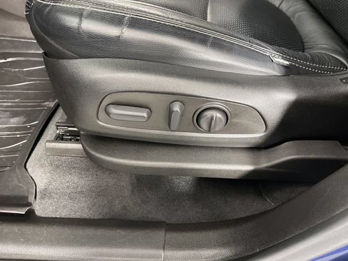 Used 2023 Chevrolet Traverse LT w/ Rear Camera Mirror Package AWD/4WD image 25