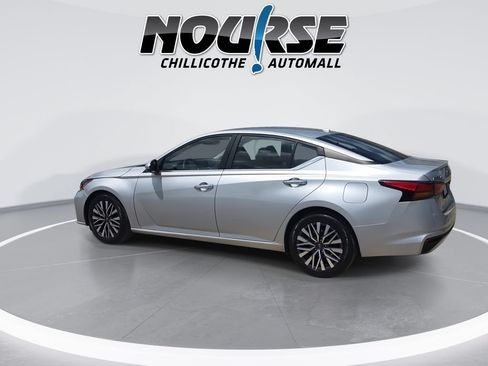 Used 2023 Nissan Altima 2.5 SV FWD image 6