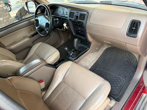 Used 2002 Toyota 4Runner SR5 image 7