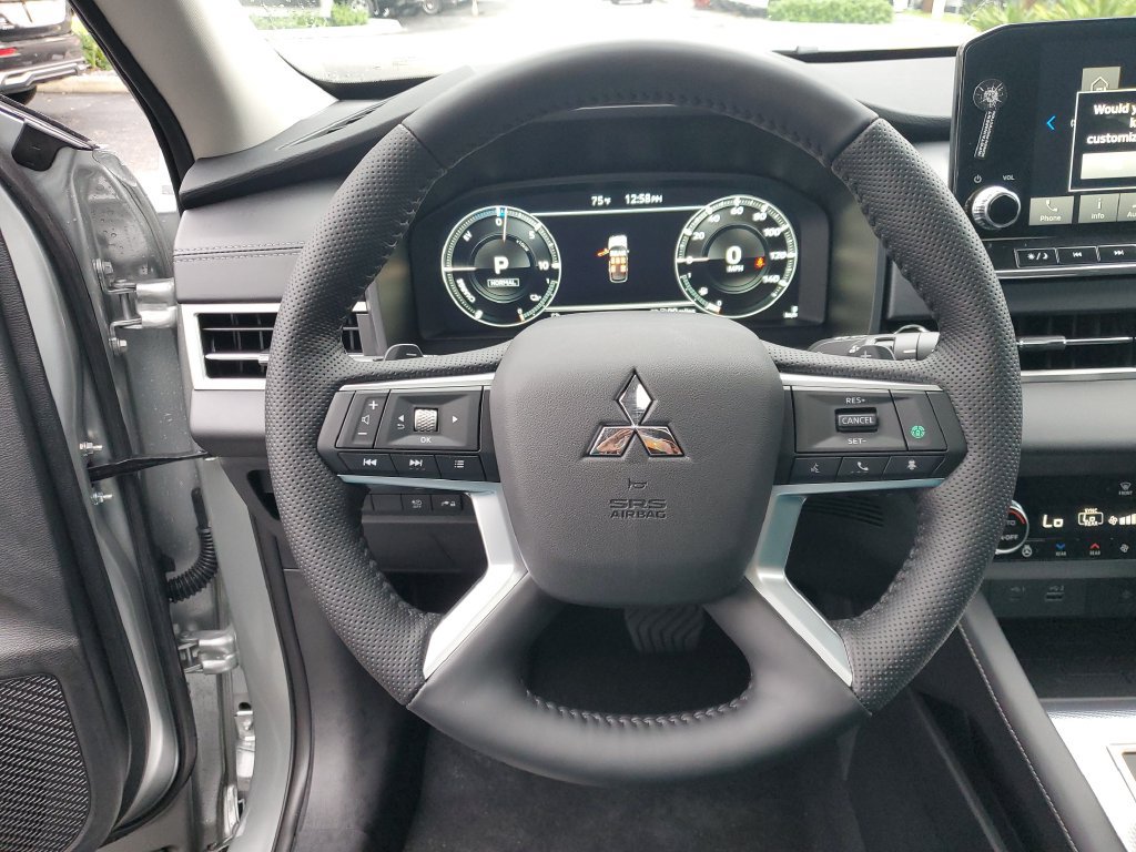 Used 2025 Mitsubishi Outlander SEL AWD/4WD image 18