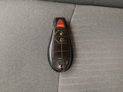 Used 2021 RAM 1500 Classic SLT image 32