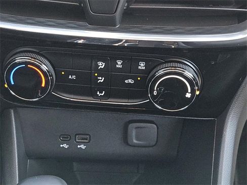 Used 2025 Buick Encore GX Sport Touring image 15