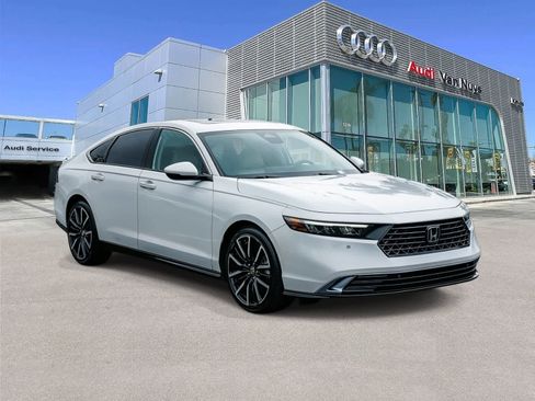 Used 2023 Honda Accord Touring image 5