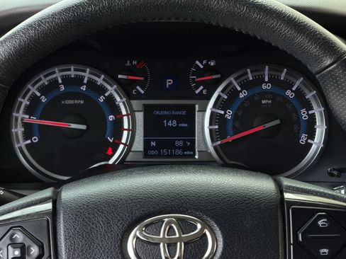 Used 2018 Toyota 4Runner TRD Off-Road Premium AWD/4WD image 16