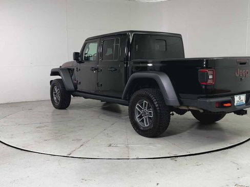 Used 2025 Jeep Gladiator Mojave w/ Convenience Group AWD/4WD image 3