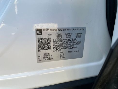 Used 2024 GMC Terrain SLE image 28