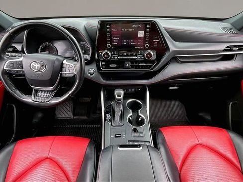 Used 2022 Toyota Highlander XSE image 7