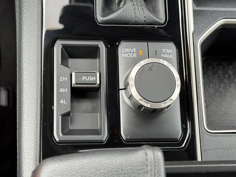 Used 2024 Toyota Tundra Limited AWD/4WD image 21
