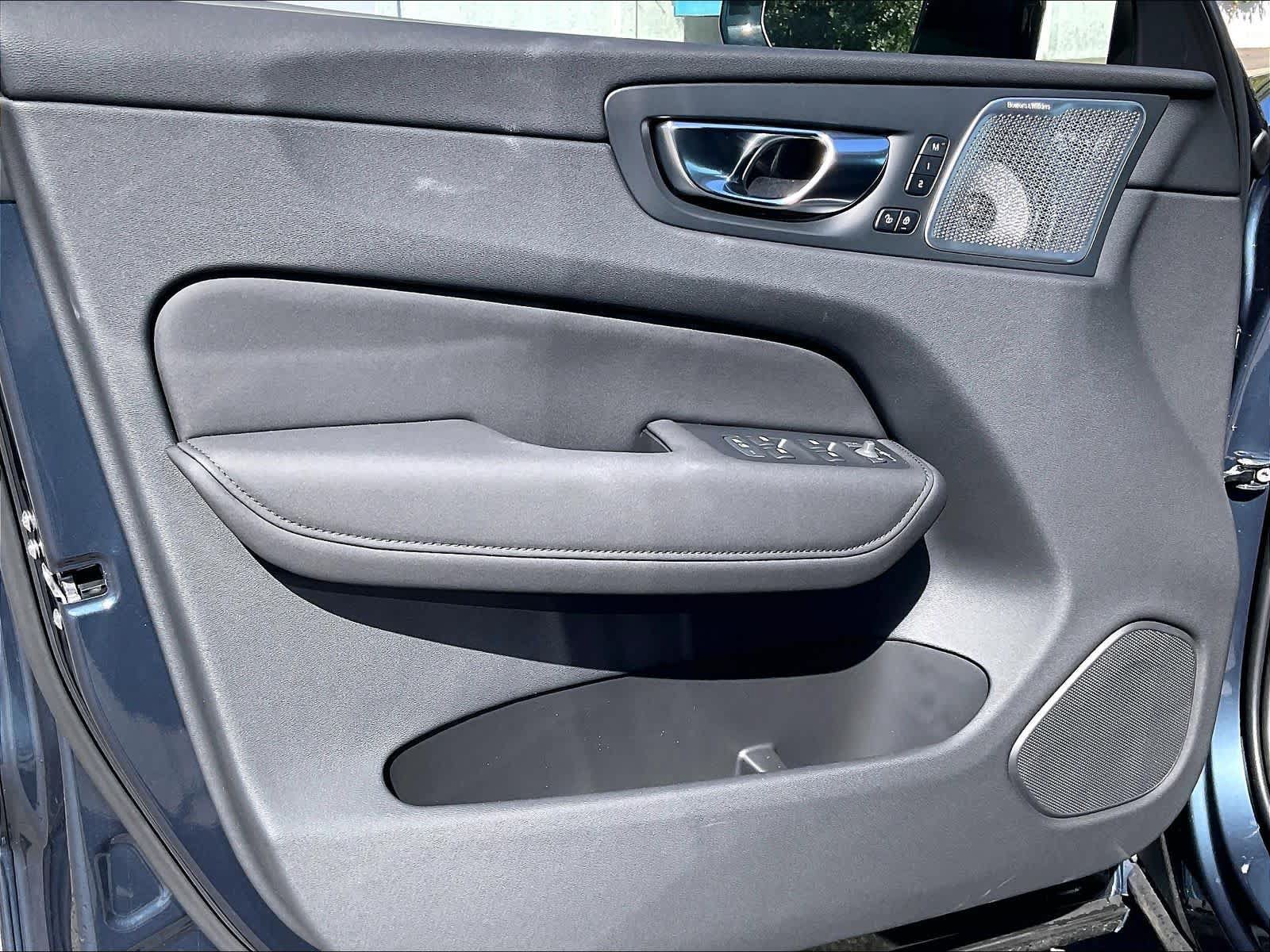New 2027 Volvo XC60 T8 Ultra AWD/4WD image 24
