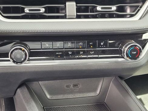 New 2026 Chevrolet Equinox LT image 18