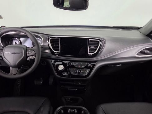 New 2026 Chrysler Pacifica Select w/ S Appearance Package image 38